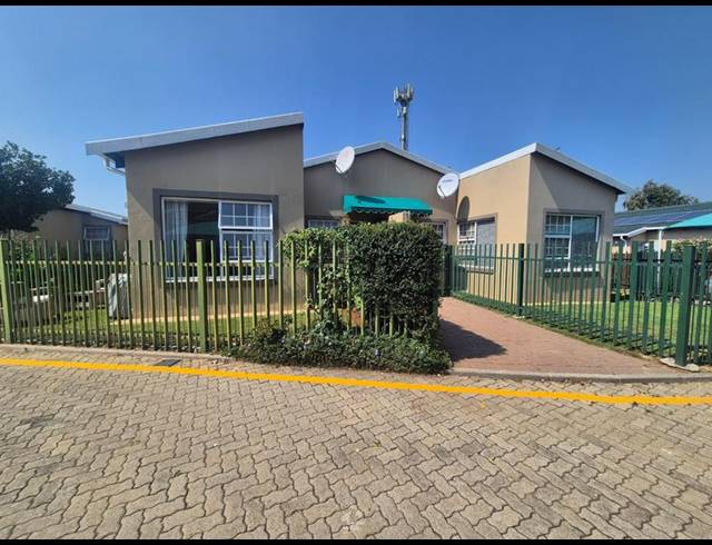 2 BEDROOM TOWNHOUSE FOR SALE IN MEYERSDAL